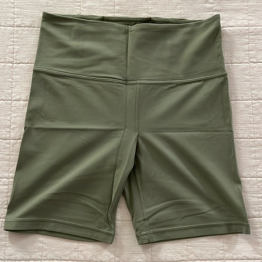 Athleta Ultra High Rise Elation 7” Inseam Biker Shorts Olive Green Size M